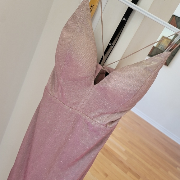 Dresses & Skirts - Shiny party dress.